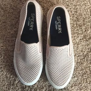 Sperry slip on boat shoes worn once size women’s 6 very nice for the summer !